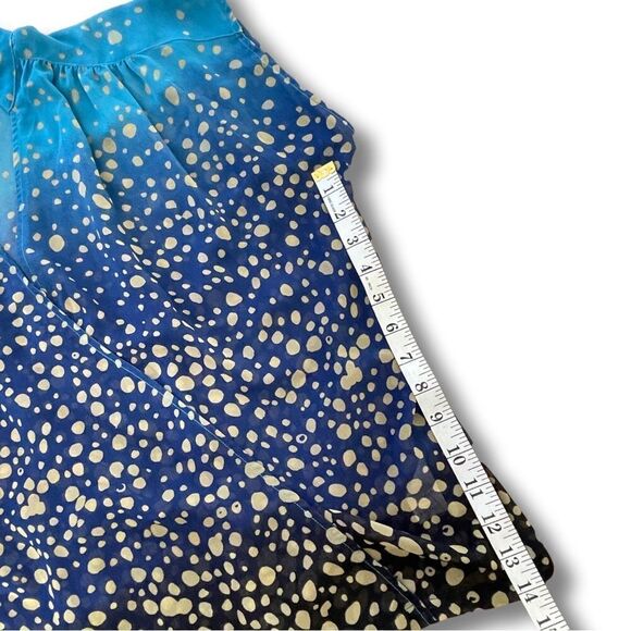 Cabi Women’s Ombre Bubble Dot Blue Sleeveless Chiffon Crossover Blouse • Medium - Picture 9 of 12